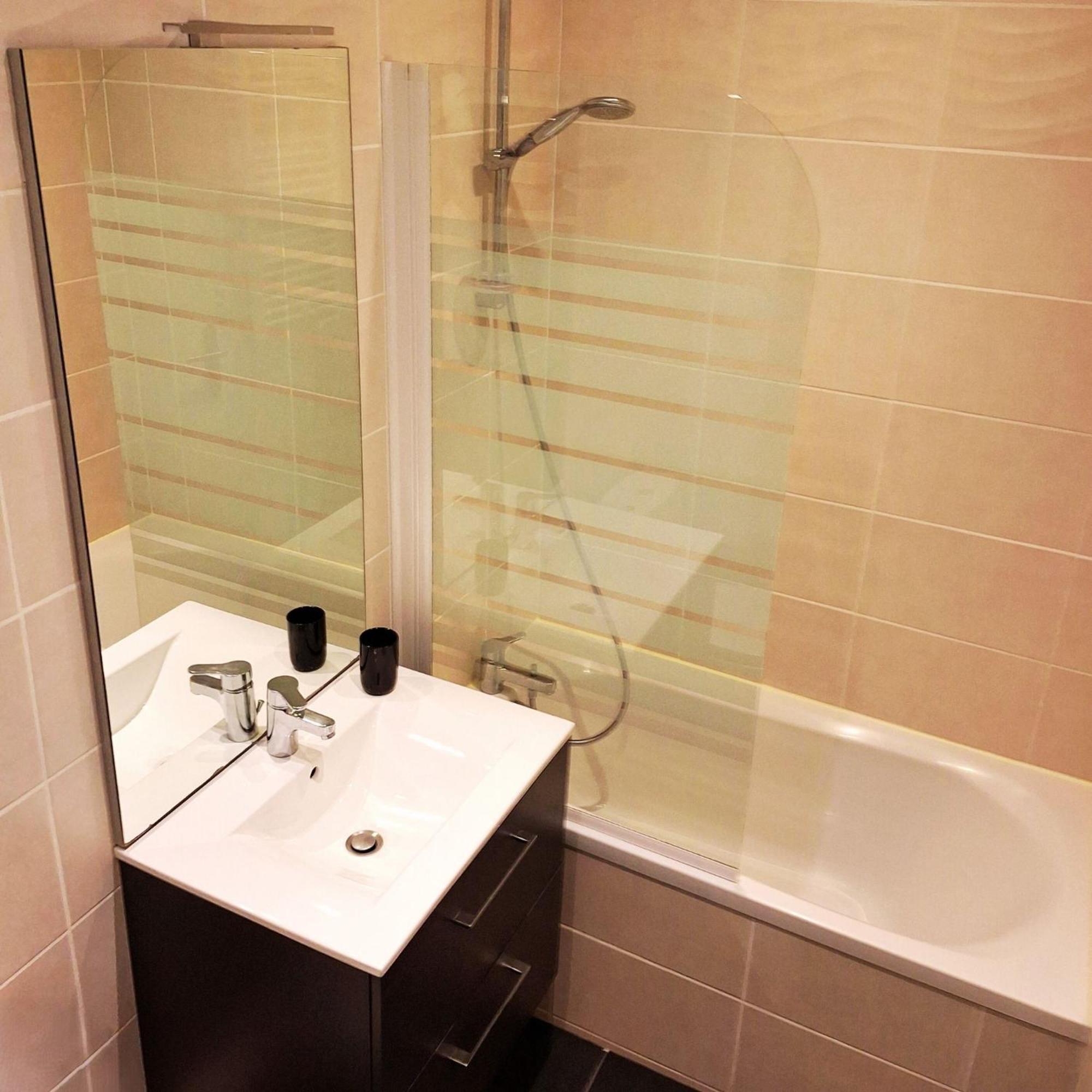 Le Fatsia - Rennes Gare T2 Apartment Bagian luar foto